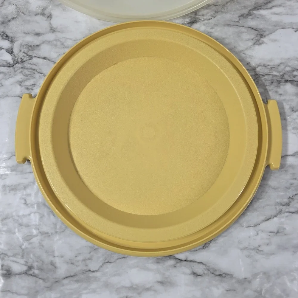VTG Tupperware Round Pie Cake Carrier 10